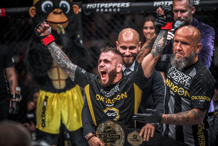 Podcast Huste.tv: Chcem päťkolovú odvetu s Benkacim, hovorí Tomáš Deák